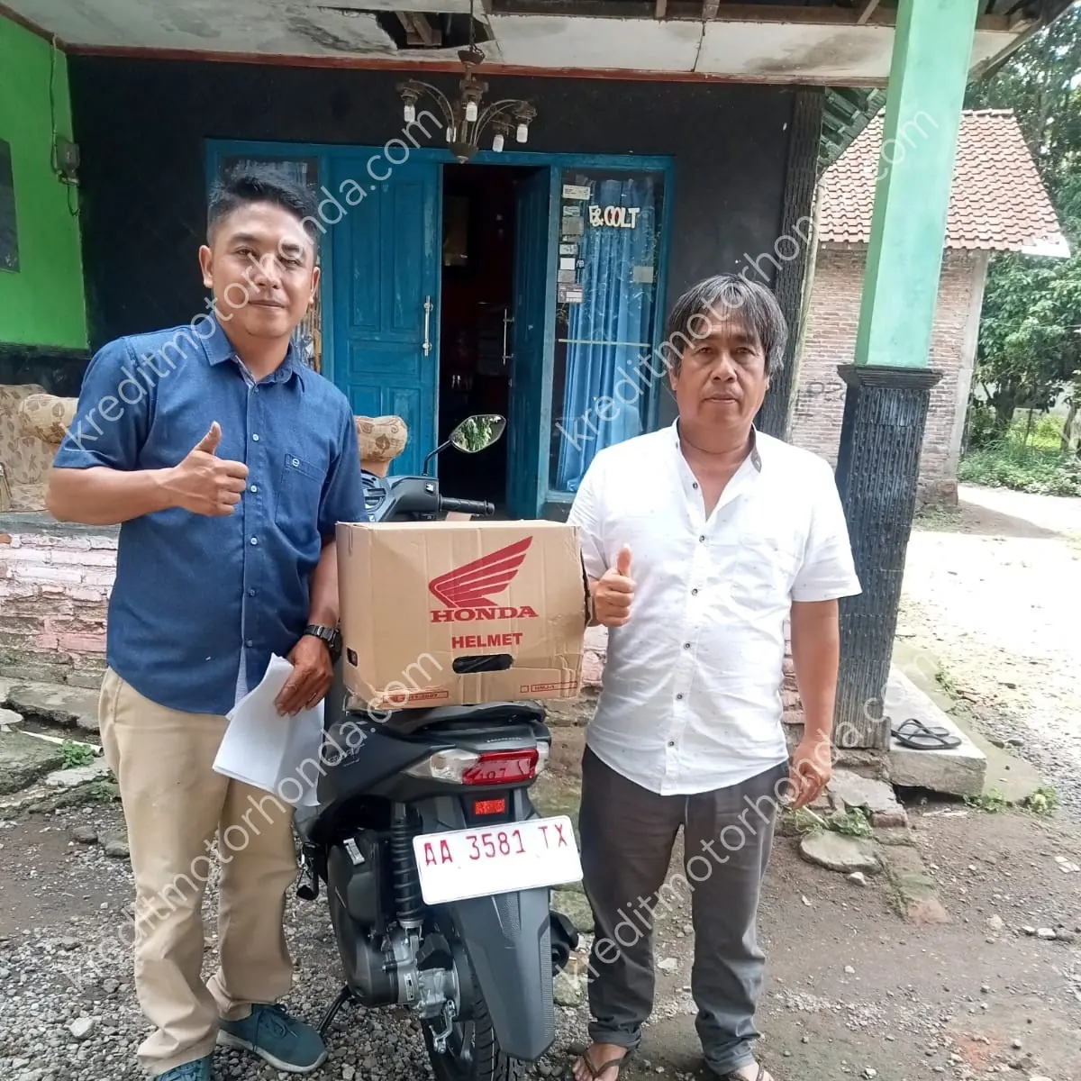 Konsumen Serah Terima Motor