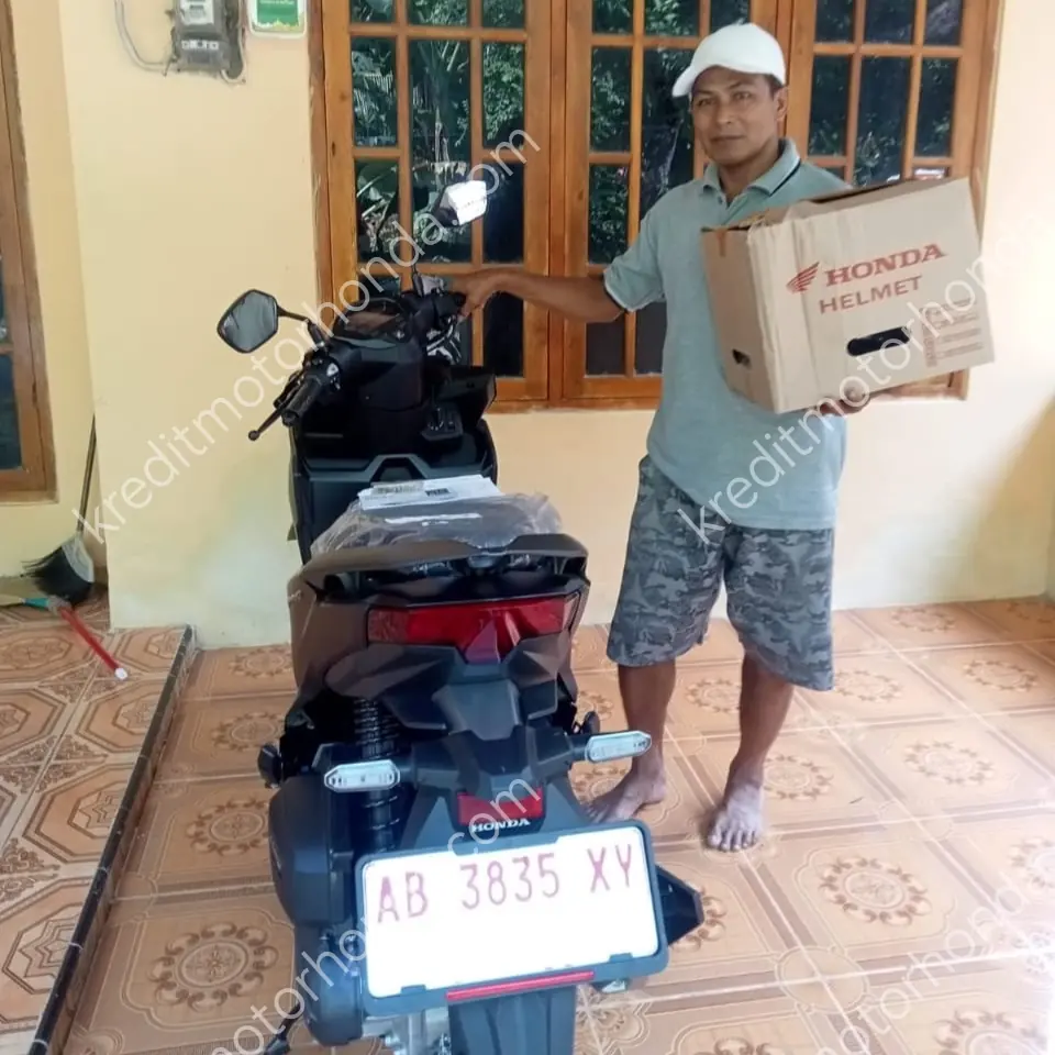 Konsumen Serah Terima Motor